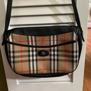 Vintage Burberry’s purse